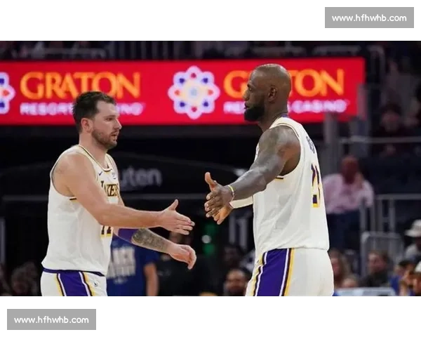 2012年尼克斯对决湖人经典之夜时代碰撞传奇球星同场争锋历史瞬间